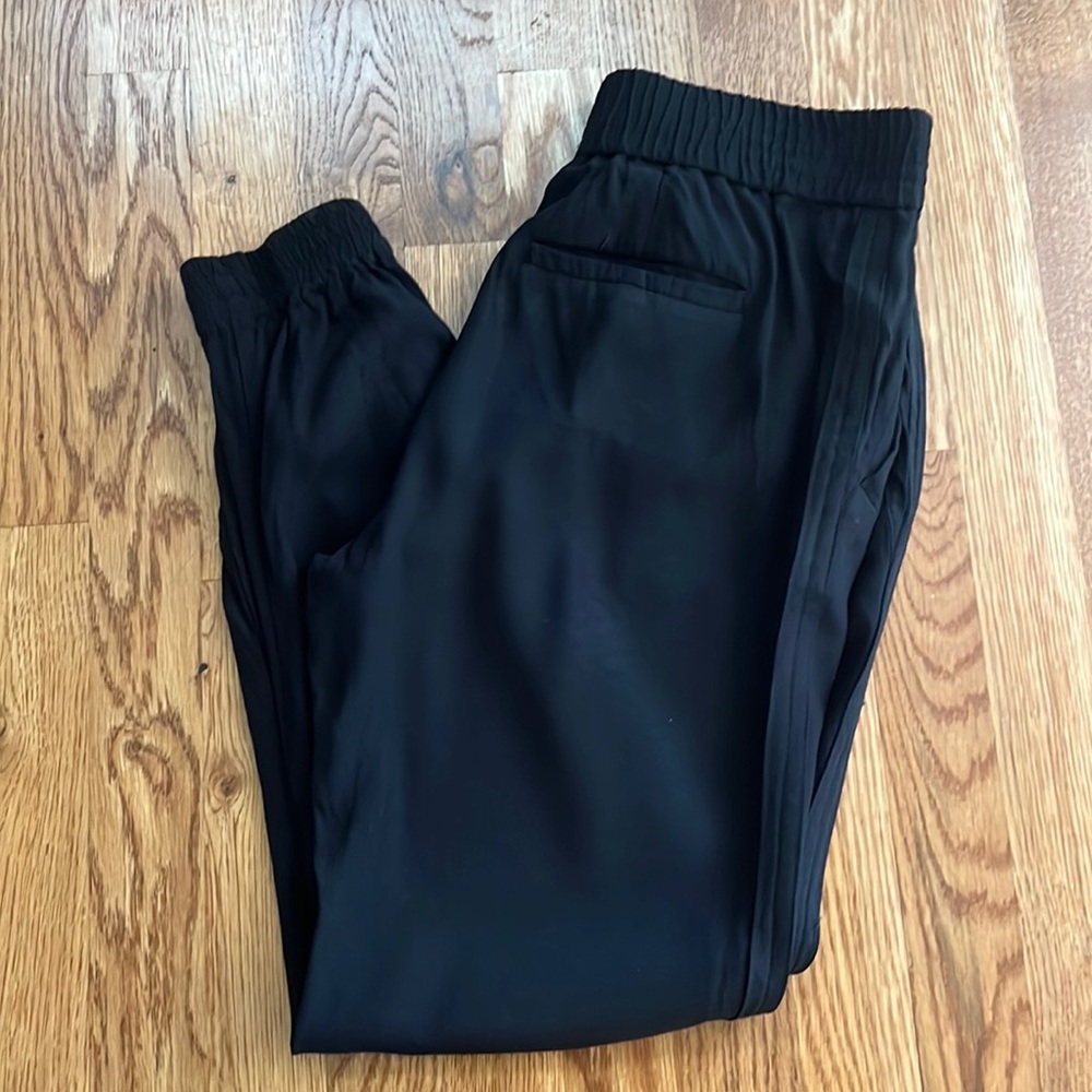 Loft, awesome light weight, black joggers, back and front pockets spring summer